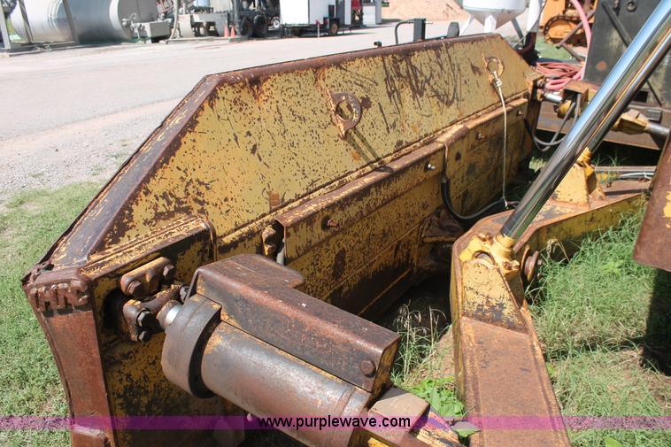 image for item I1555 1997 Komatsu D65EX-12 dozer