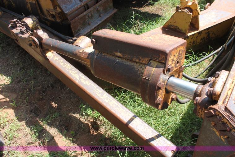 image for item I1555 1997 Komatsu D65EX-12 dozer