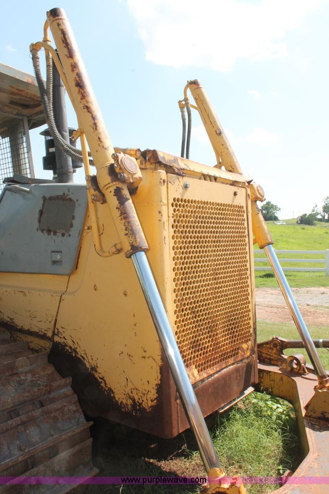 image for item I1555 1997 Komatsu D65EX-12 dozer