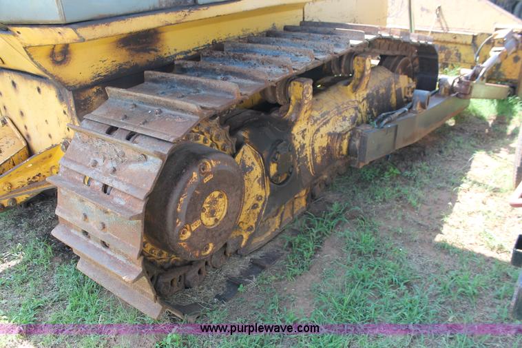 image for item I1555 1997 Komatsu D65EX-12 dozer