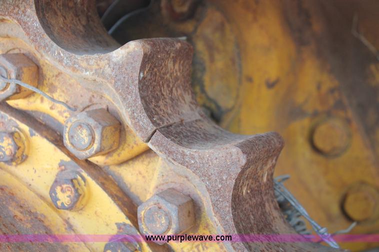 image for item I1555 1997 Komatsu D65EX-12 dozer