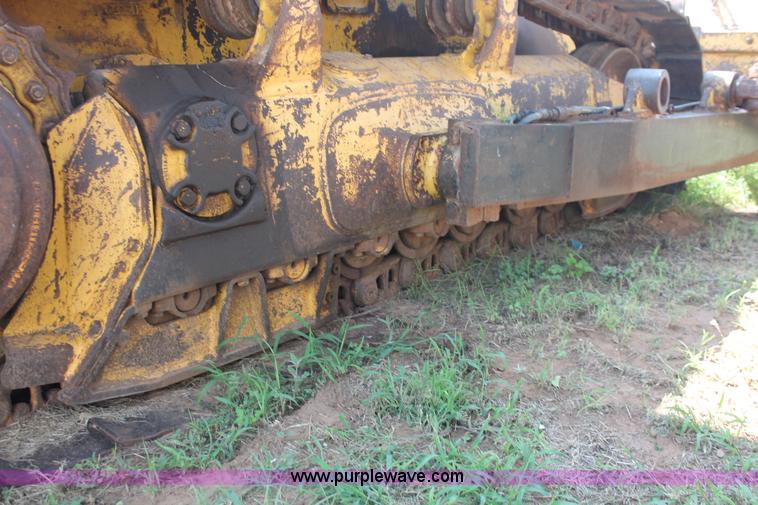 image for item I1555 1997 Komatsu D65EX-12 dozer