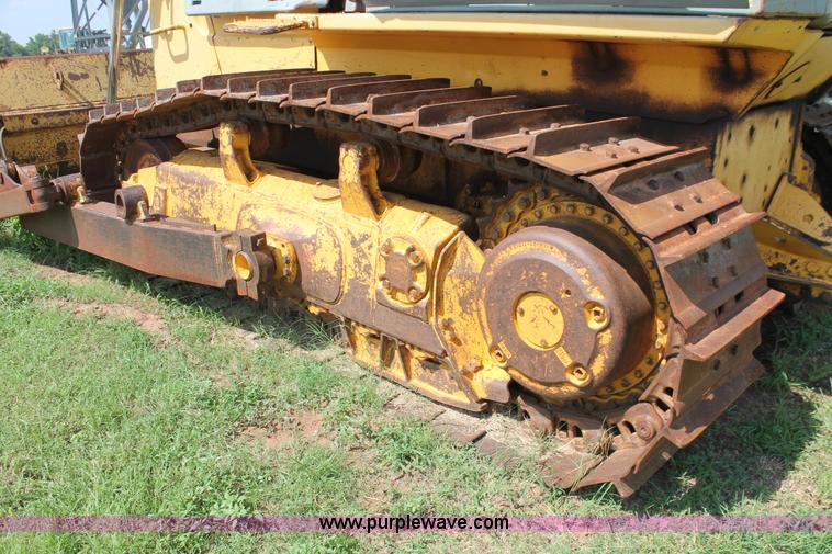 image for item I1555 1997 Komatsu D65EX-12 dozer