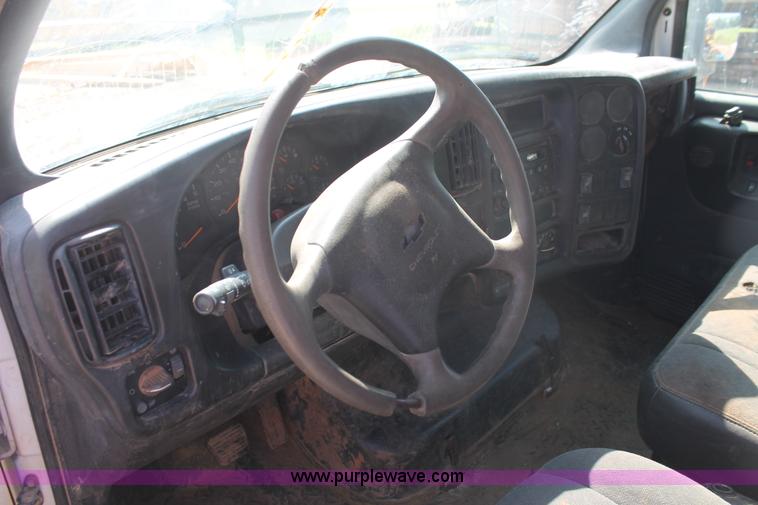 image for item I1556 2006 Chevrolet C5500 Crew Cab flat bed truck