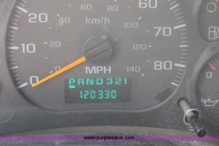 image for item I1556 2006 Chevrolet C5500 Crew Cab flat bed truck