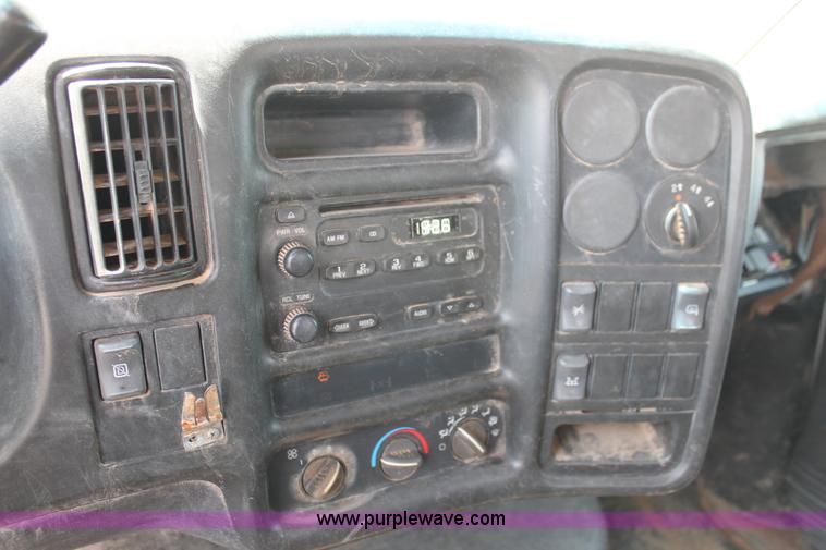 image for item I1556 2006 Chevrolet C5500 Crew Cab flat bed truck