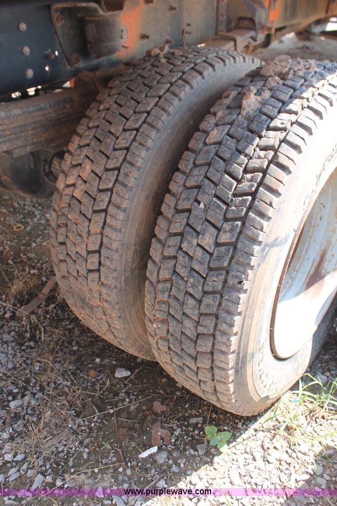 image for item I1556 2006 Chevrolet C5500 Crew Cab flat bed truck