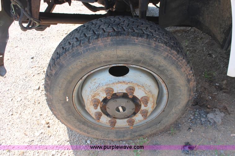 image for item I1556 2006 Chevrolet C5500 Crew Cab flat bed truck