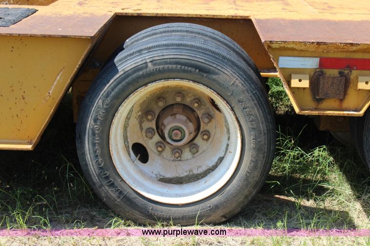 image for item I1559 1990 Trail King TK80RG-463 equipment trailer