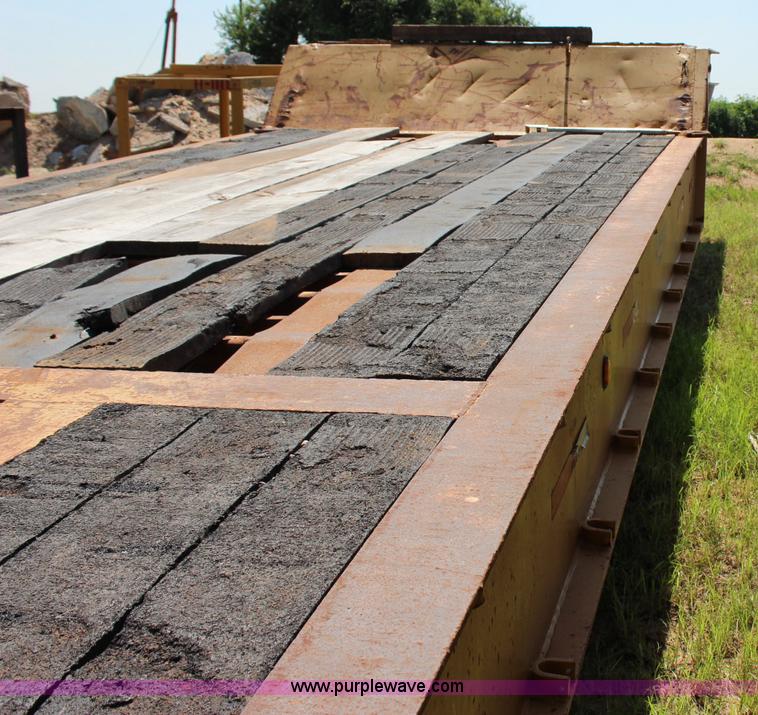 image for item I1559 1990 Trail King TK80RG-463 equipment trailer