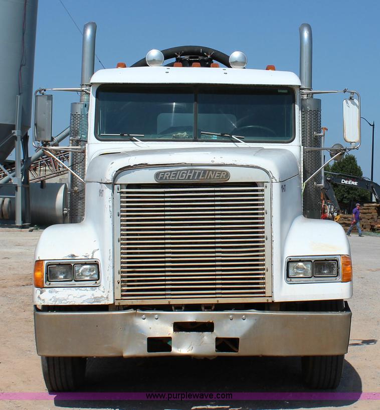 image for item I1560 1996 Freightliner FLD vacuum truck
