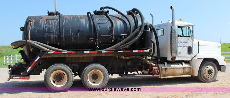 image for item I1560 1996 Freightliner FLD vacuum truck