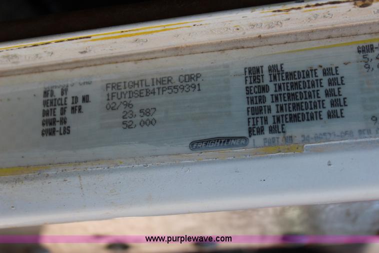 image for item I1560 1996 Freightliner FLD vacuum truck