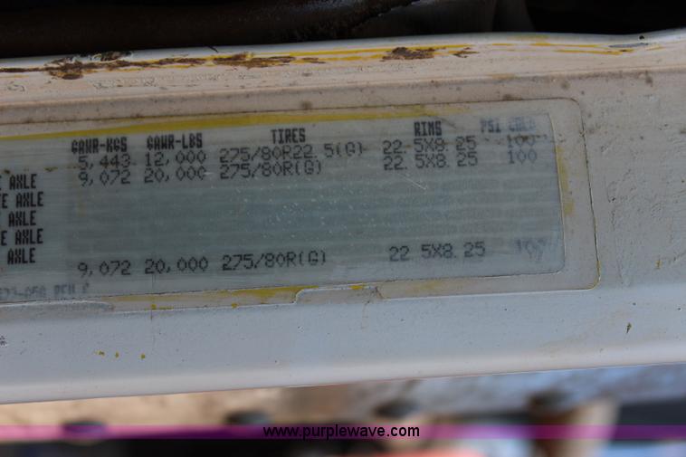 image for item I1560 1996 Freightliner FLD vacuum truck