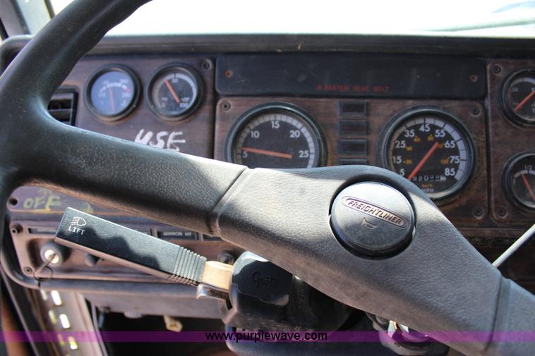 image for item I1560 1996 Freightliner FLD vacuum truck