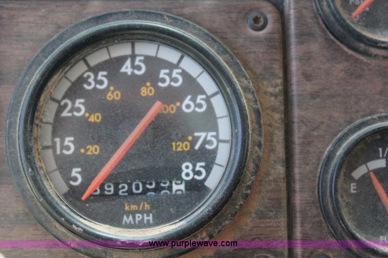 image for item I1560 1996 Freightliner FLD vacuum truck