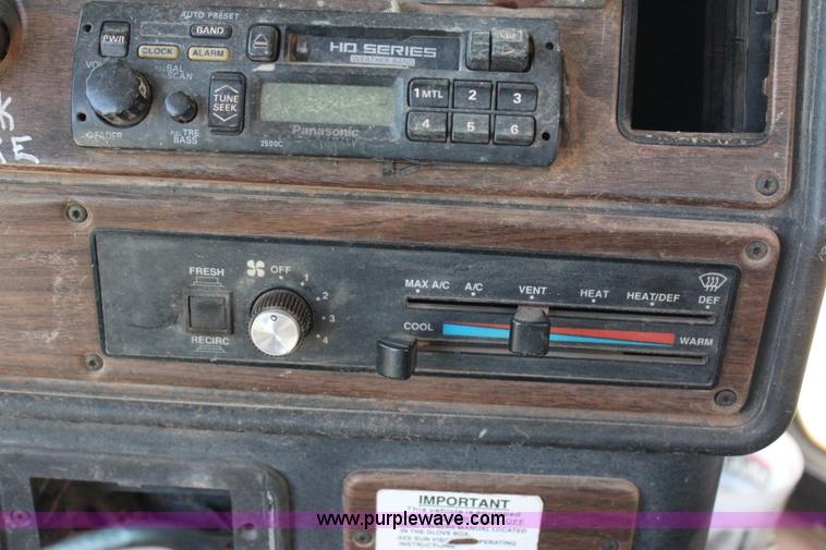 image for item I1560 1996 Freightliner FLD vacuum truck