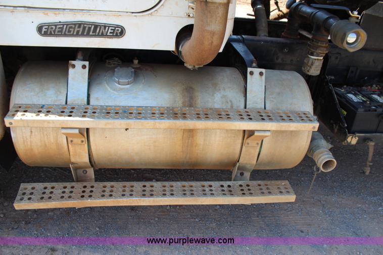 image for item I1560 1996 Freightliner FLD vacuum truck