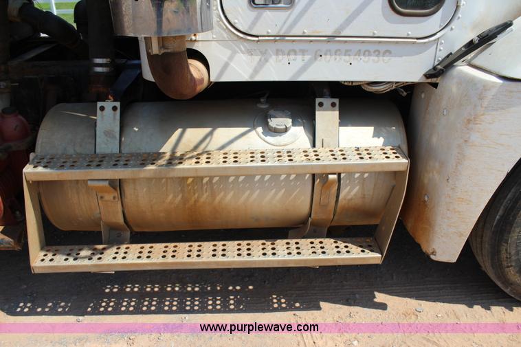 image for item I1560 1996 Freightliner FLD vacuum truck