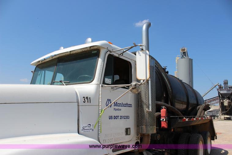 image for item I1560 1996 Freightliner FLD vacuum truck