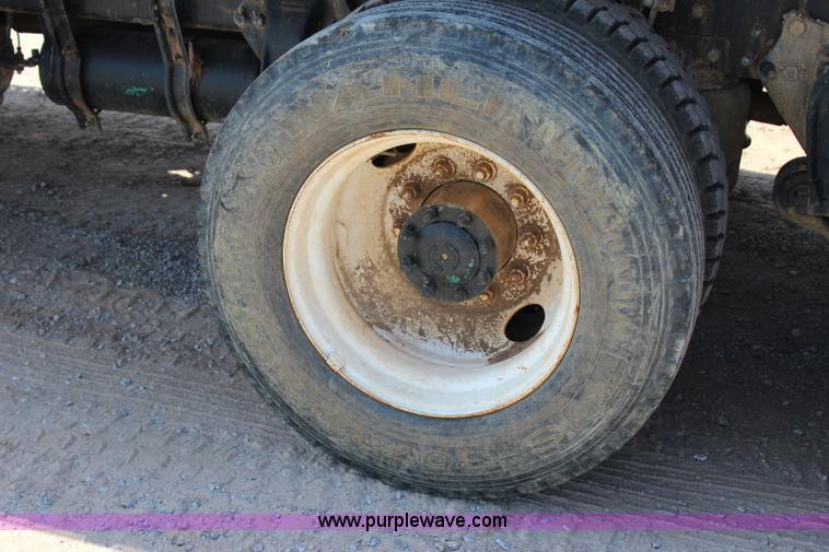 image for item I1560 1996 Freightliner FLD vacuum truck