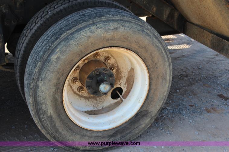 image for item I1560 1996 Freightliner FLD vacuum truck