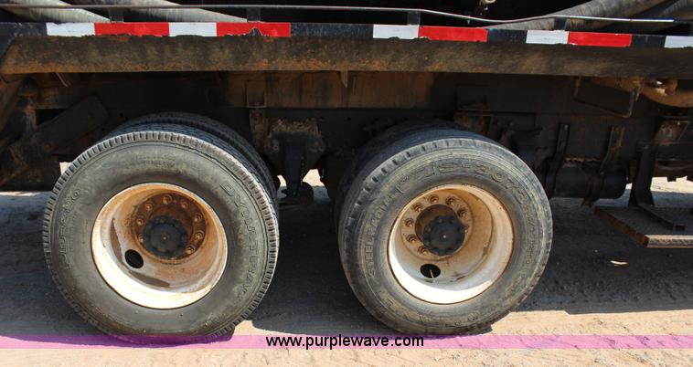 image for item I1560 1996 Freightliner FLD vacuum truck