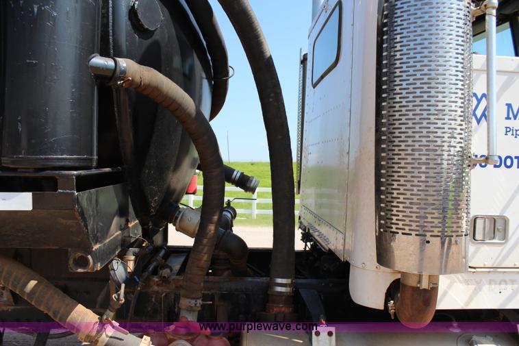 image for item I1560 1996 Freightliner FLD vacuum truck