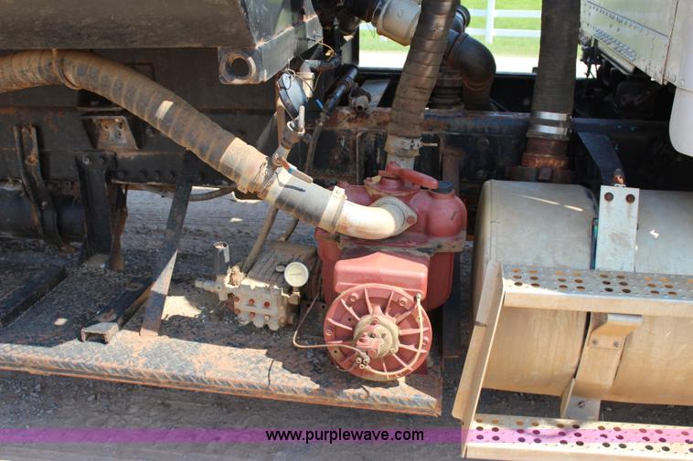 image for item I1560 1996 Freightliner FLD vacuum truck