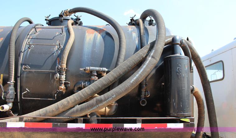 image for item I1560 1996 Freightliner FLD vacuum truck