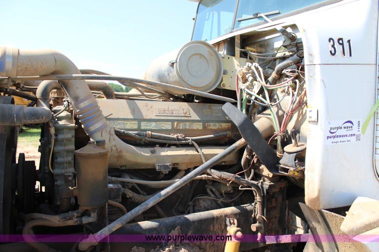image for item I1560 1996 Freightliner FLD vacuum truck