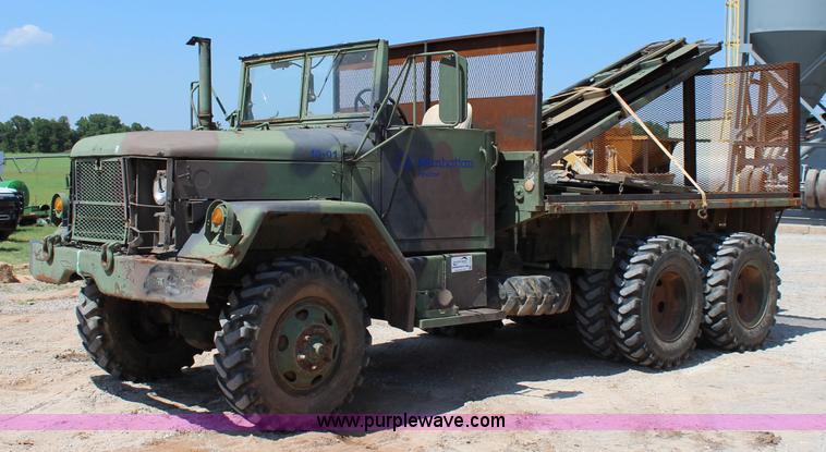 image for item I1561 1967 Kaiser M35 military truck