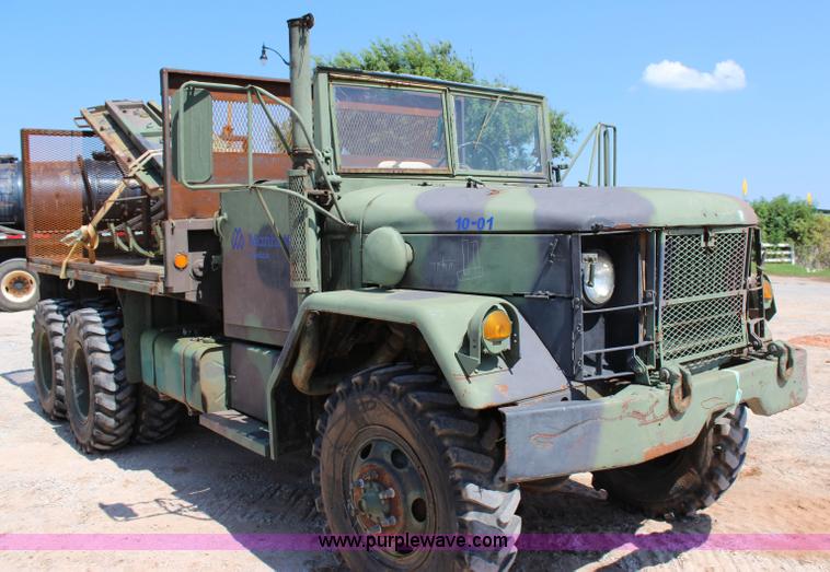 image for item I1561 1967 Kaiser M35 military truck