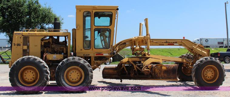 image for item I1563 1982 Caterpillar 140G motor grader
