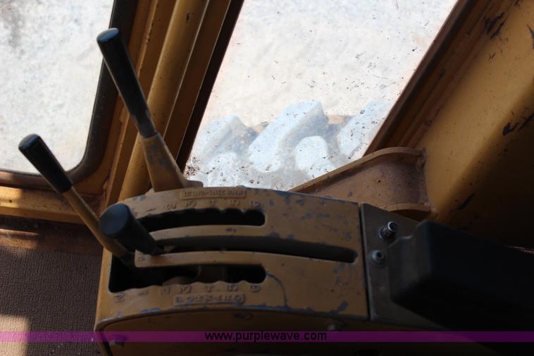 image for item I1563 1982 Caterpillar 140G motor grader