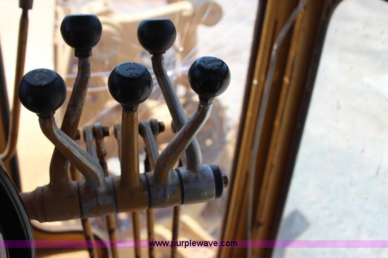 image for item I1563 1982 Caterpillar 140G motor grader