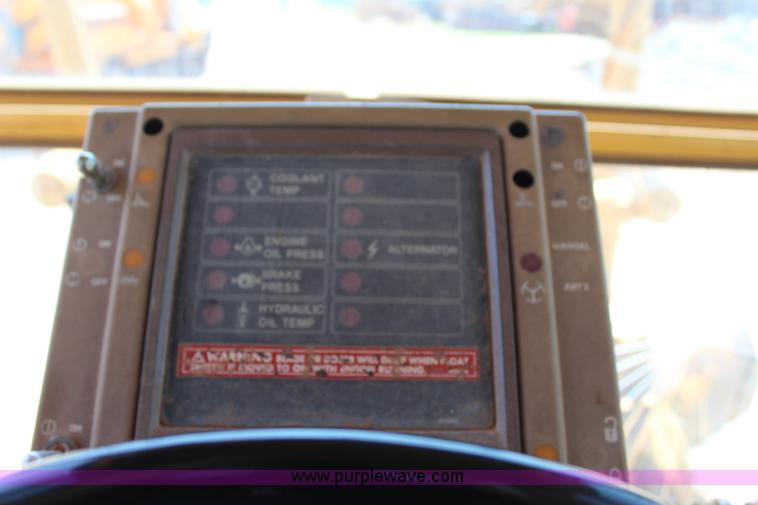 image for item I1563 1982 Caterpillar 140G motor grader