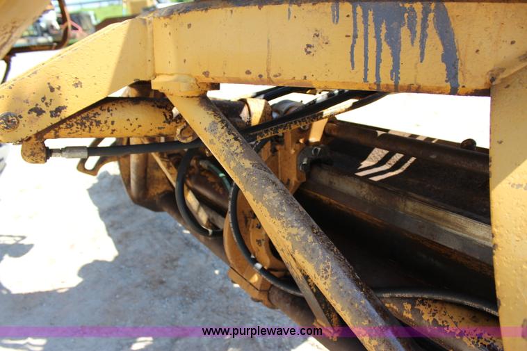 image for item I1563 1982 Caterpillar 140G motor grader