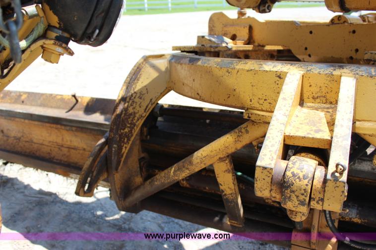 image for item I1563 1982 Caterpillar 140G motor grader