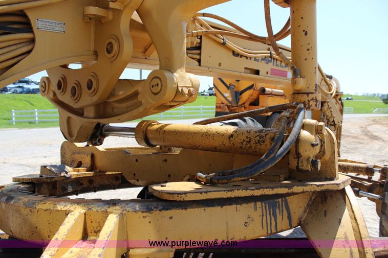 image for item I1563 1982 Caterpillar 140G motor grader