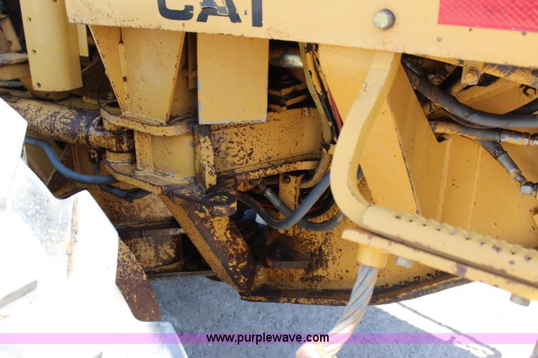 image for item I1563 1982 Caterpillar 140G motor grader