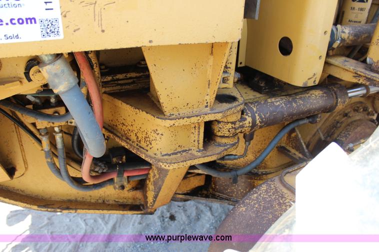 image for item I1563 1982 Caterpillar 140G motor grader