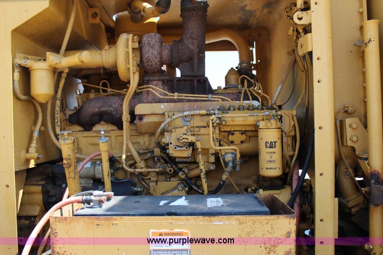 image for item I1563 1982 Caterpillar 140G motor grader
