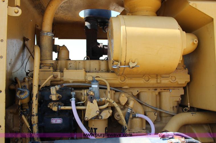 image for item I1563 1982 Caterpillar 140G motor grader