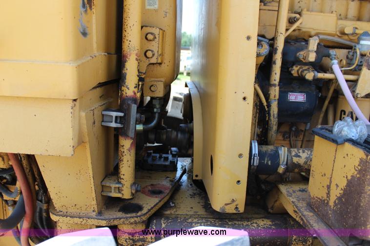 image for item I1563 1982 Caterpillar 140G motor grader