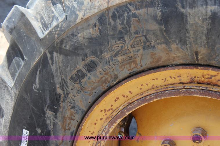 image for item I1563 1982 Caterpillar 140G motor grader