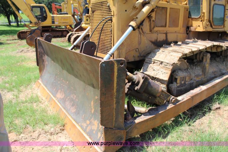 image for item I1564 1981 Caterpillar D6D dozer