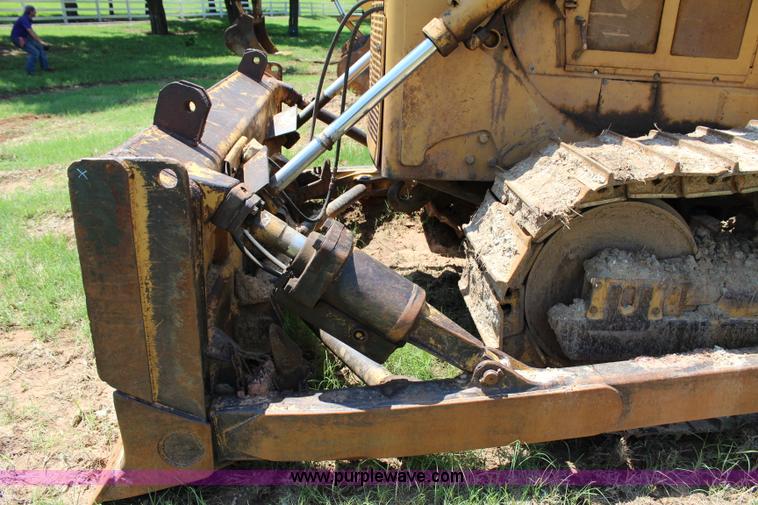 image for item I1564 1981 Caterpillar D6D dozer