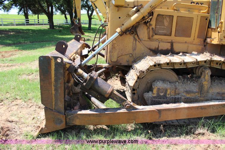 image for item I1564 1981 Caterpillar D6D dozer