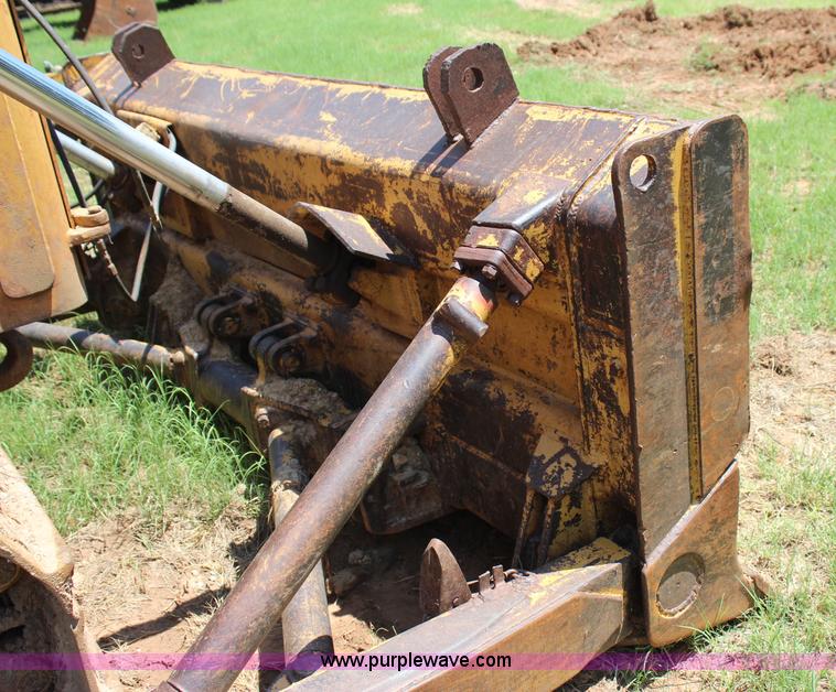 image for item I1564 1981 Caterpillar D6D dozer